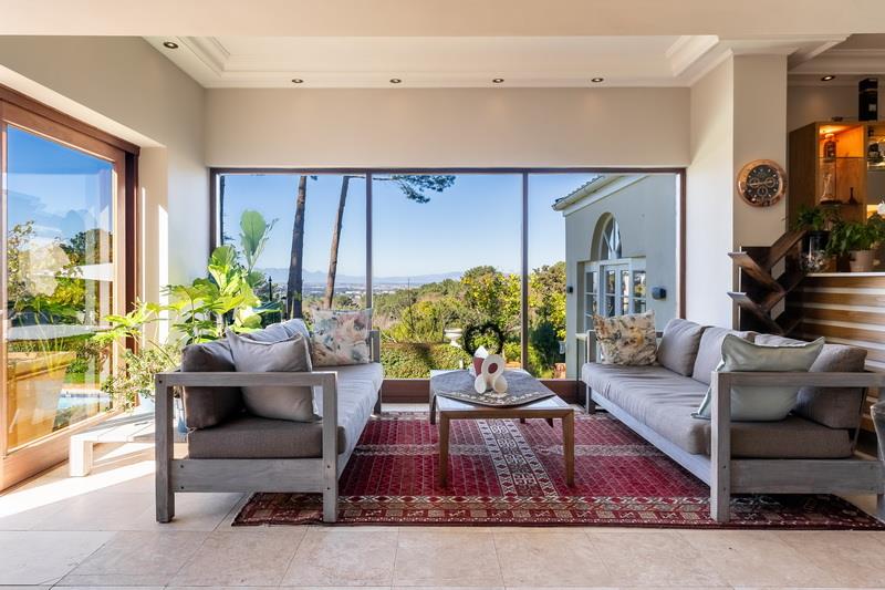 4 Bedroom Property for Sale in Constantia Western Cape